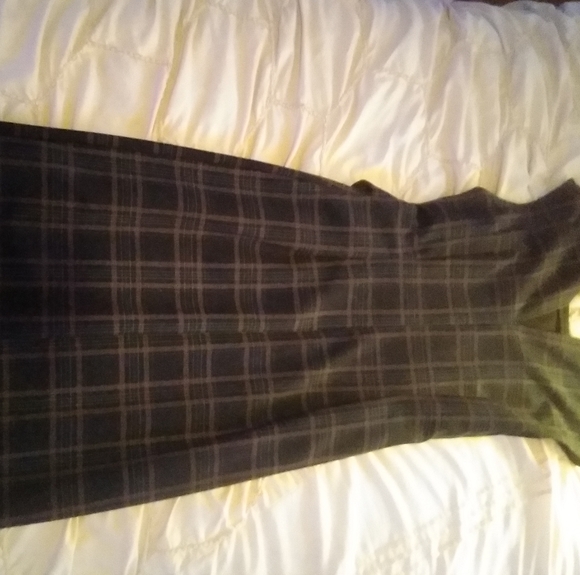 Brown slim fitting dress - Picture 2 of 4